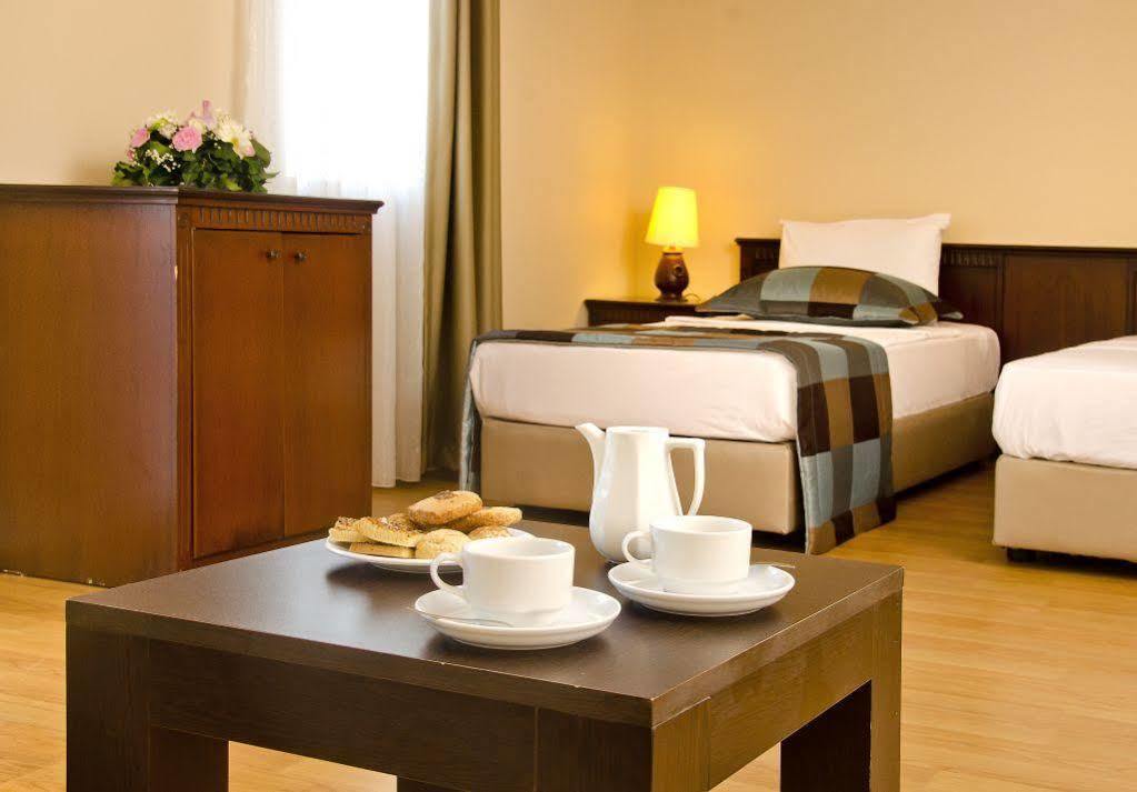 קוסדסי City'S Hill Hotel מראה חיצוני תמונה
